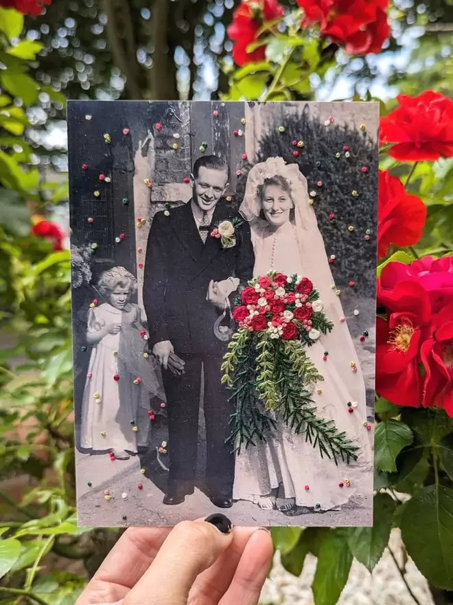 Embroidered wedding photo, embroidered bouquet and confetti 