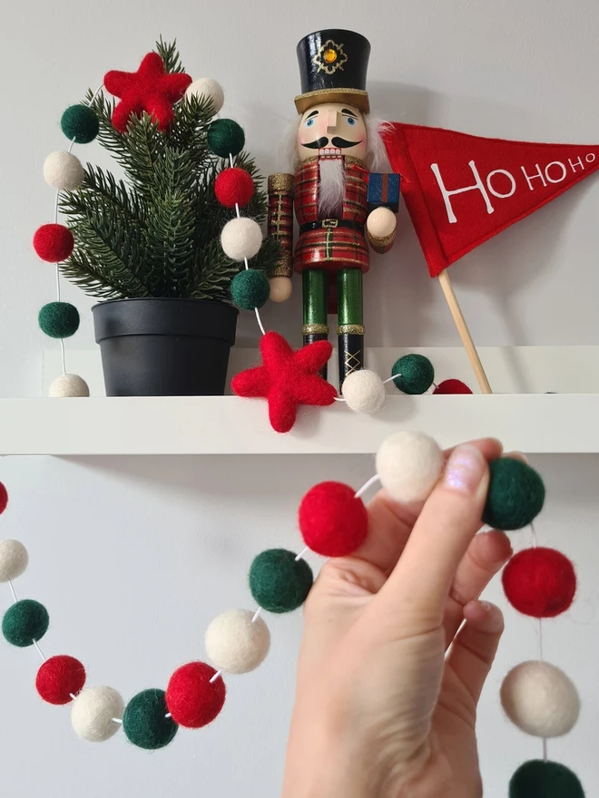 Classic Christmas Pom Pom Garland