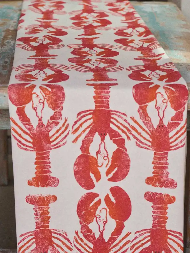orange and red lobster runner