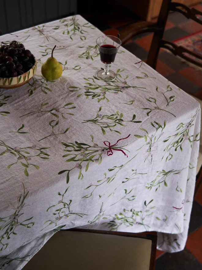 Mistletoe linen tablecloth