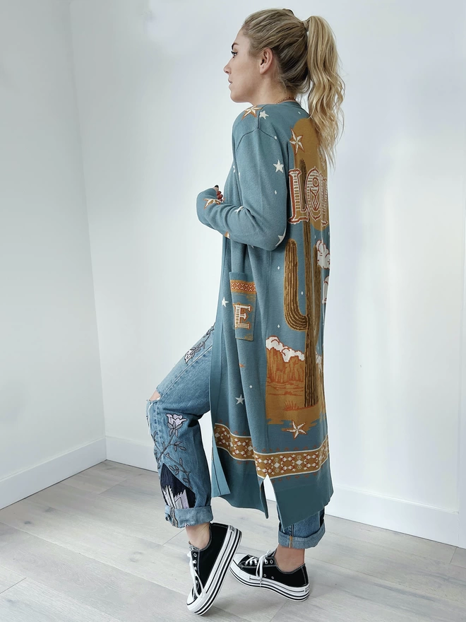 Cowgirl inspired long cardigan with pockets