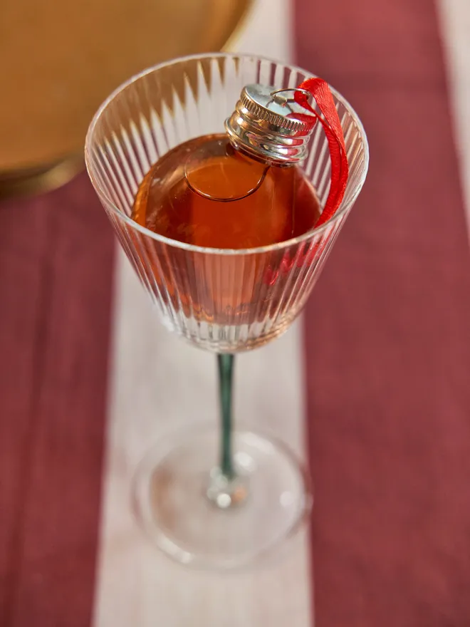 Old ginger cocktail bauble