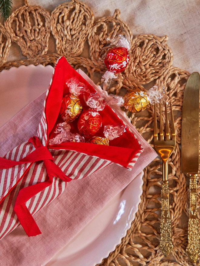 Candy Cane Christmas Cracker