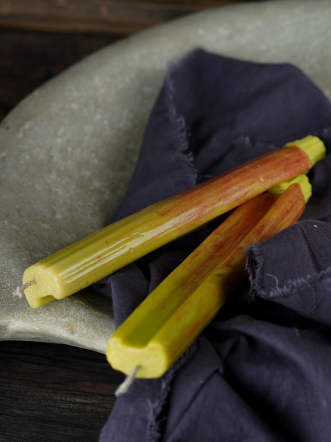 RHUBARB DINNER CANDLE