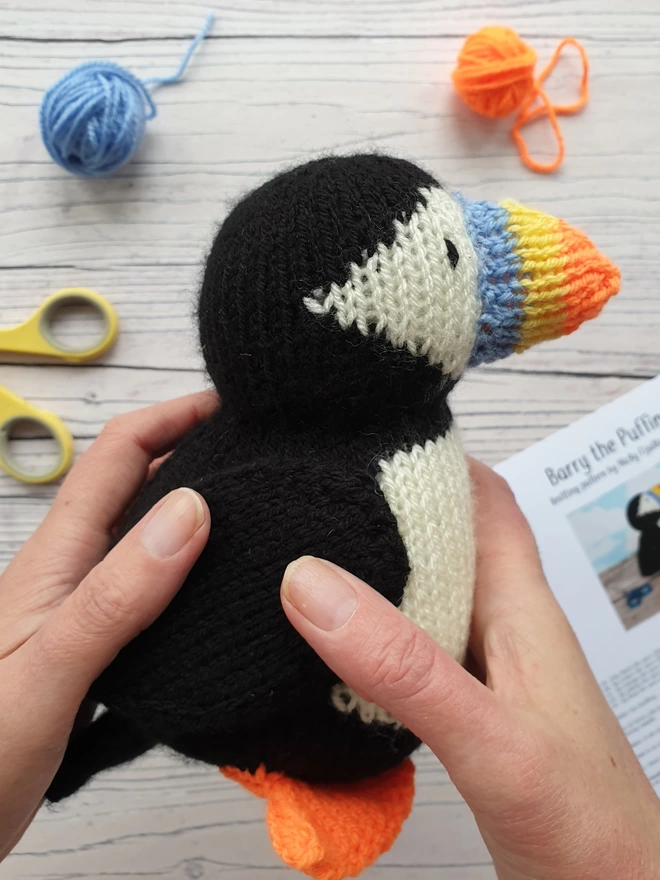 Cuddly knitted puffin kit