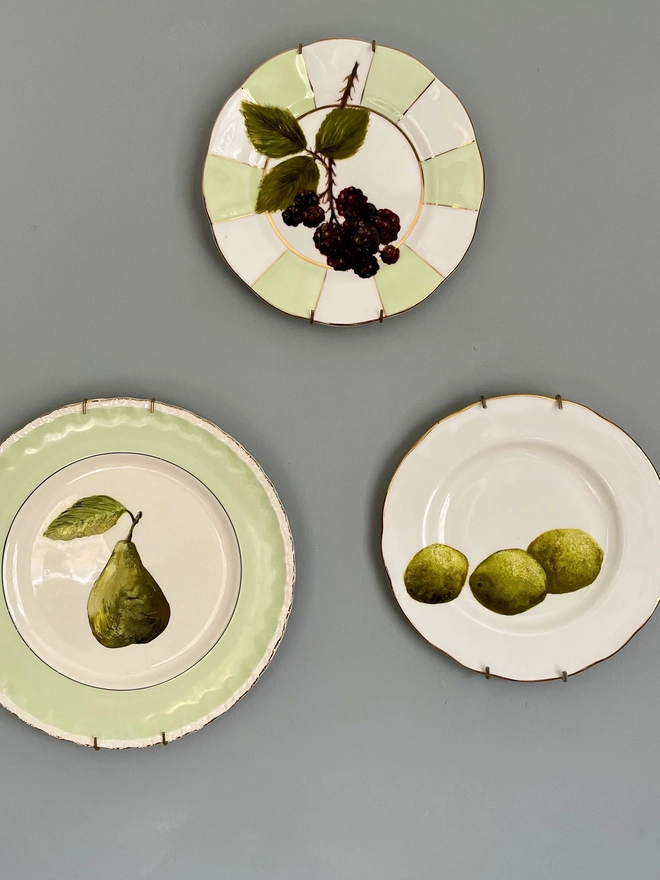 3 green plates 