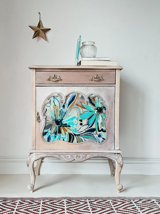 Painted Glass Cabinet by Chloe Kempster featuring hand-drawn Daisy pattern. Signed by the Artist.