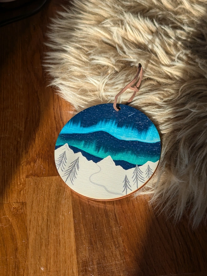 10x10 inch northern lights wooden decoration