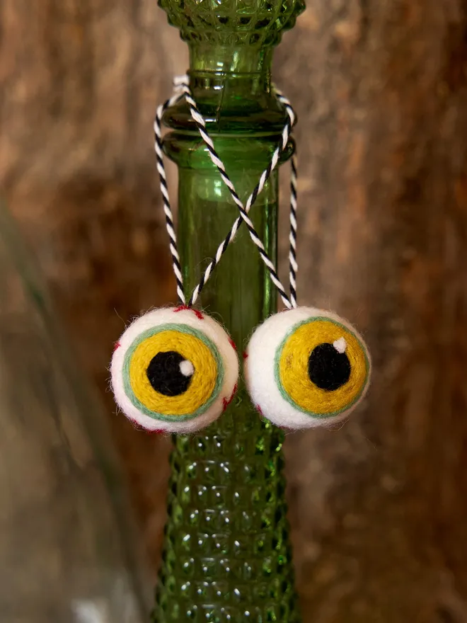 Halloween felt eyeballs