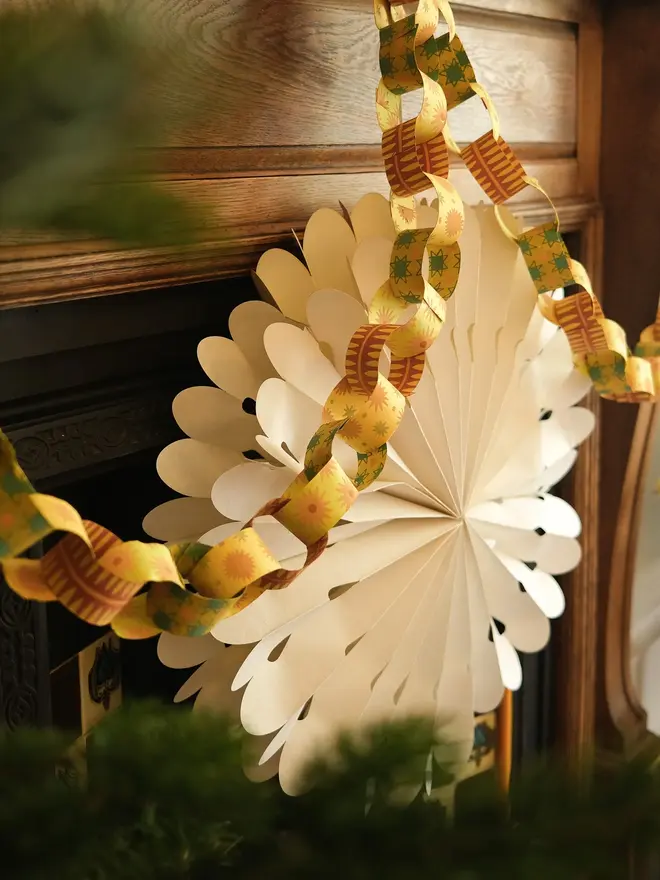 curved white star paper hanging decoration