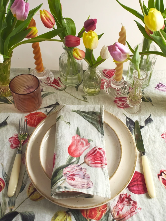 Tulip printed linen napkin