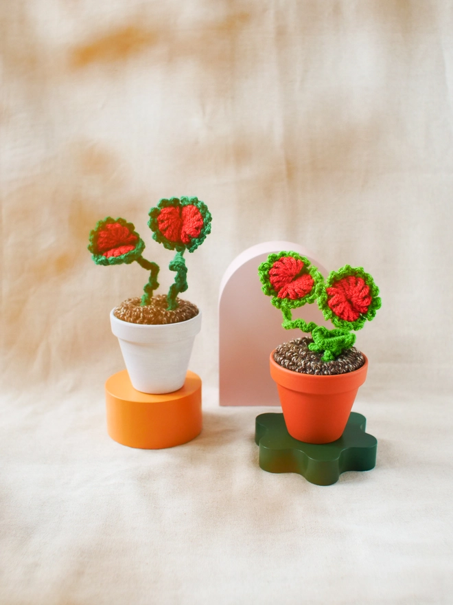 crochet Venus Flytrap in terracotta pot