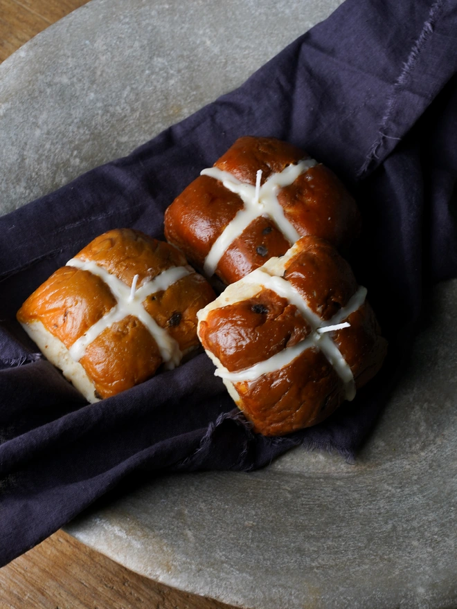 Hot Cross Bun Candle