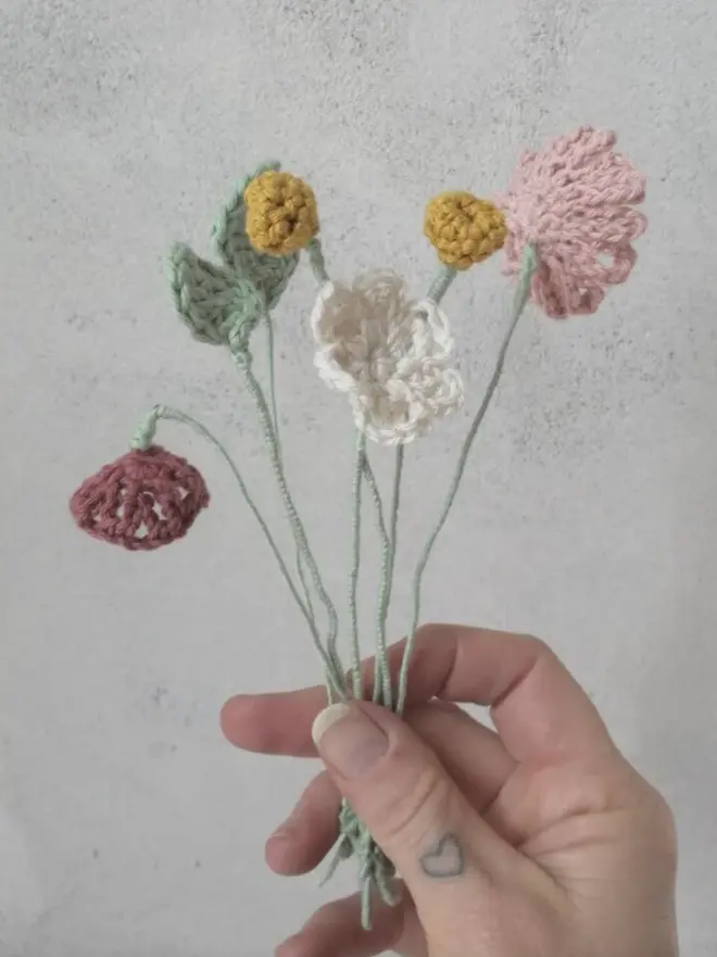 Everlasting Flower Posy Crocheted Craft Kit