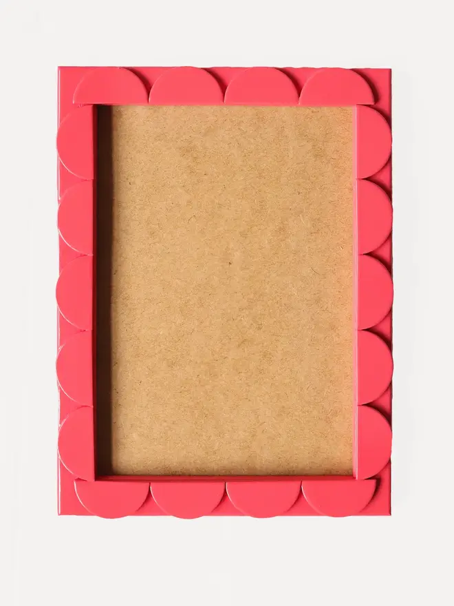 raspberry scalloped frame