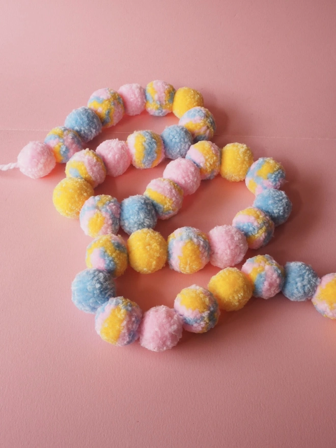 Super Chunky Pom Pom Garland kit