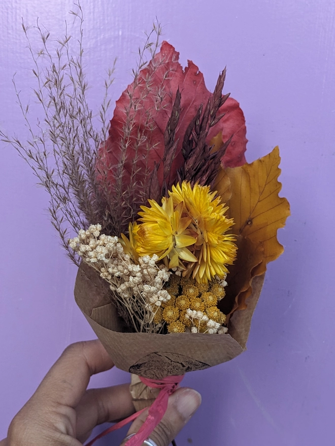 dried flower bouquet, everlasting flowers, orange flowers, autumn dried flowers, home 