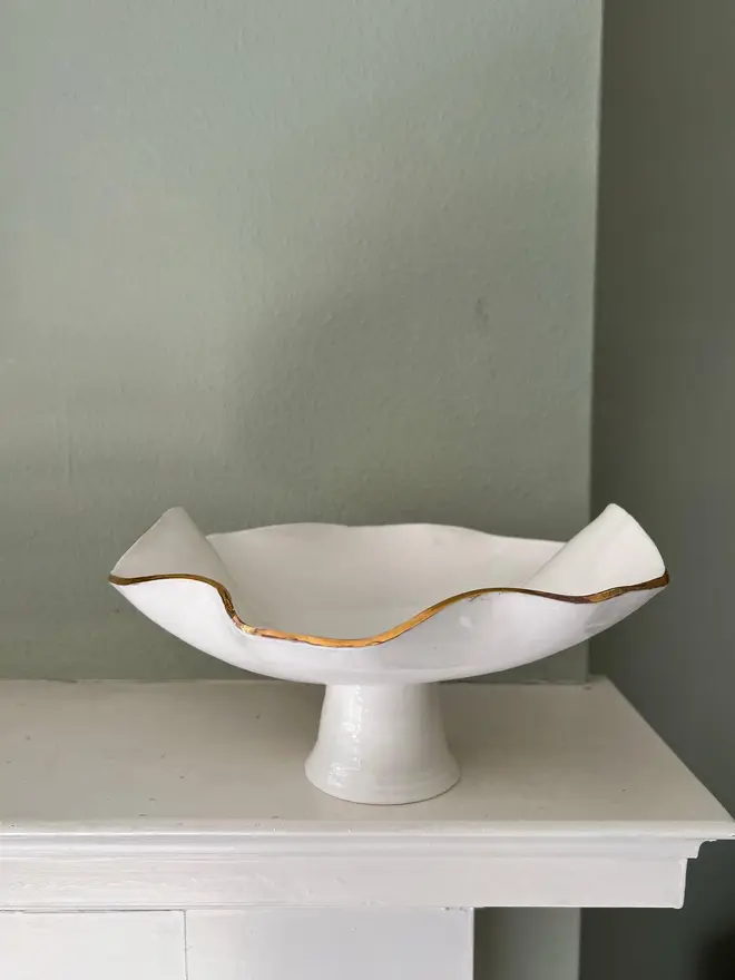 porcelain pedestal bowl