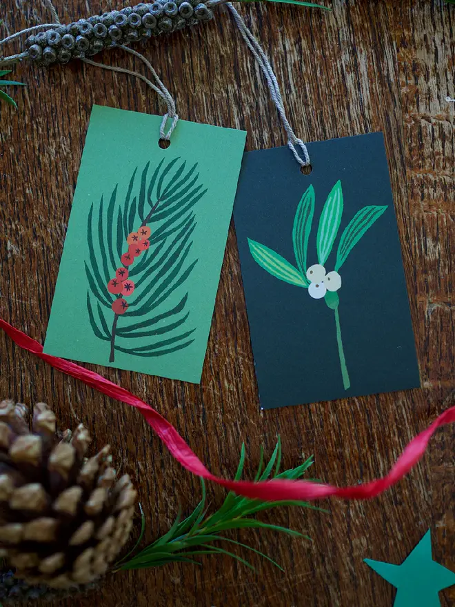 illustrated winter foliage gift tags