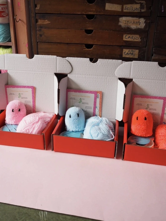 Ghost Pom Pom DIY Kit 
