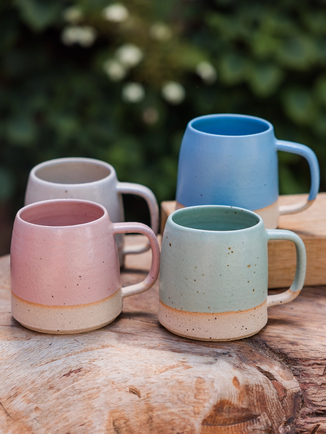 Pastel stoneware ceramic mug set