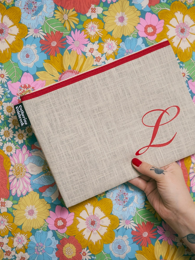 CATHERINE COLEBROOK NATURAL LINEN PURSE - CALLIGRAPHY INITIAL