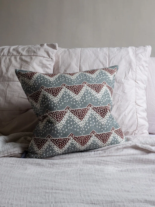 Snow 'Peaks' Cushion