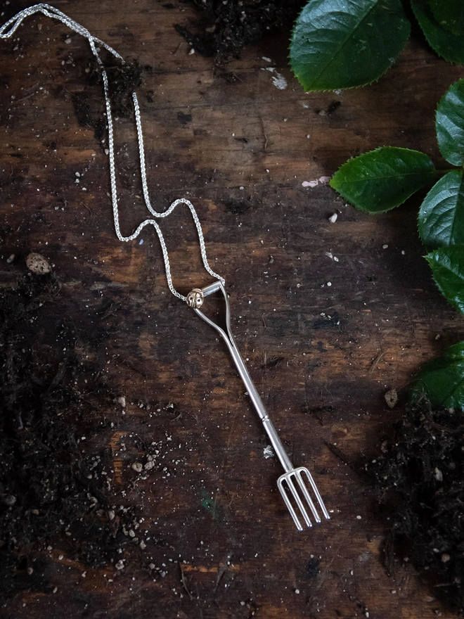 Silver Border Fork Necklace