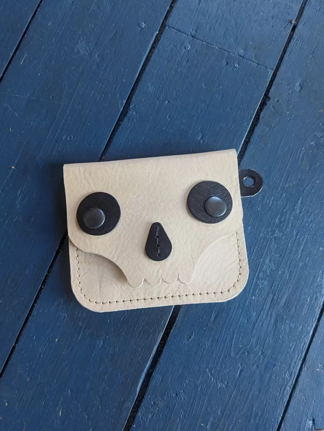 Front View of handmade leather 'Scary Skull' wallet