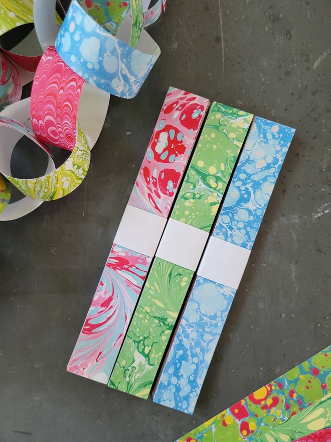 Marbled paper chain kit