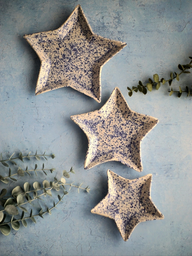 star nesting plates, blue speckle star plates, splatterware plates, Jenny Hopps Pottery, Ceramic gift