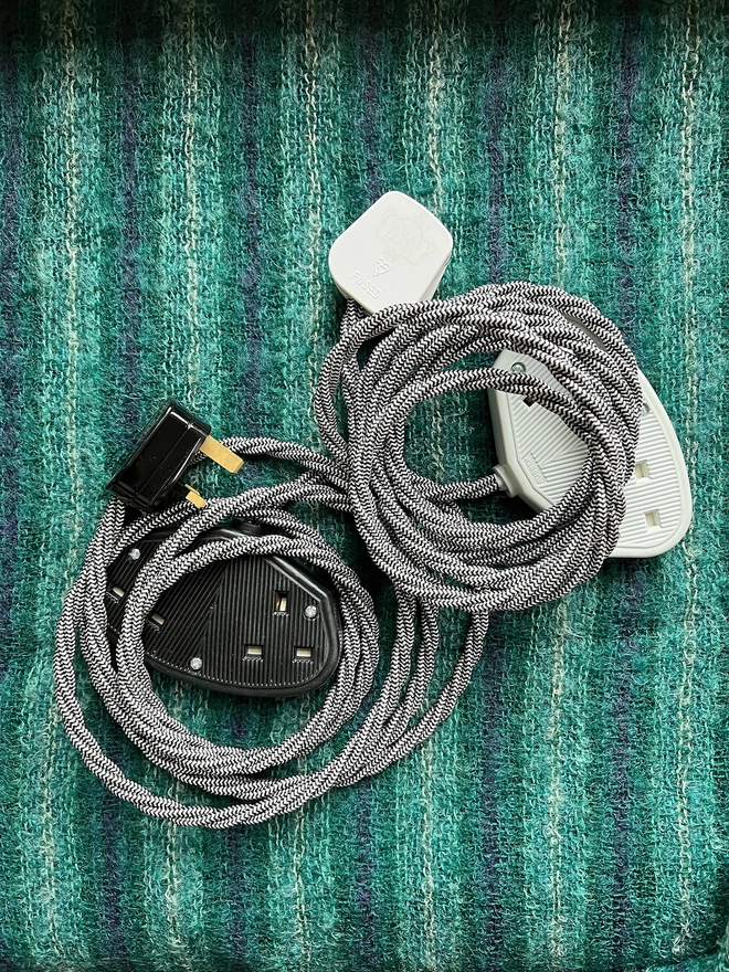 Lola's Leads Fabric Extension Cable in Bowie