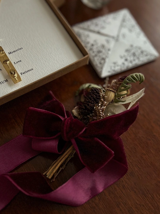 Flower & Fable flower posy and Victorian puzzle purse