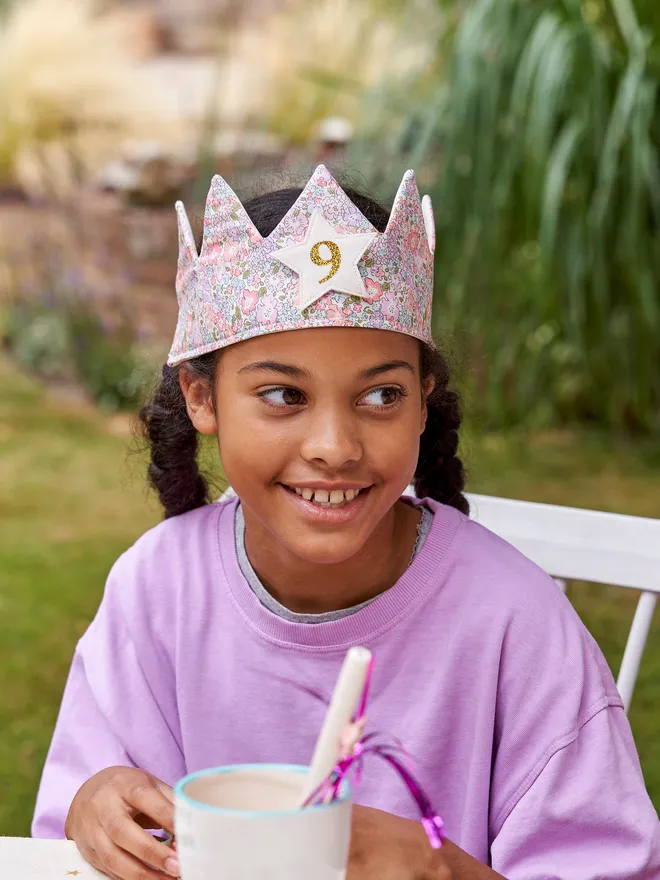 Fabric crown with removeable numbers 