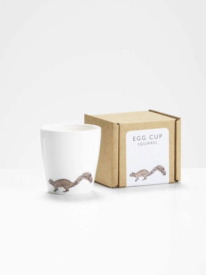 Photo Squirrel egg cup and box
