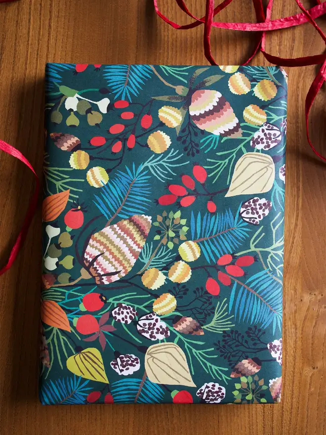 noel christmas print gift wrap