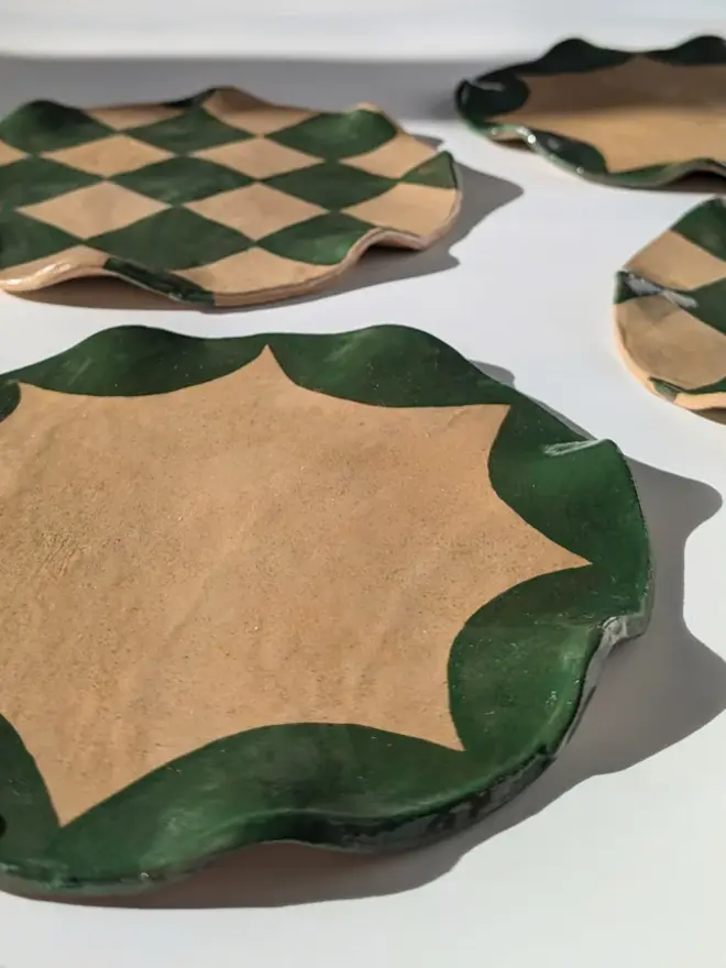 Green Wavy Check & Scalloped Side Plates (Set of Four) 