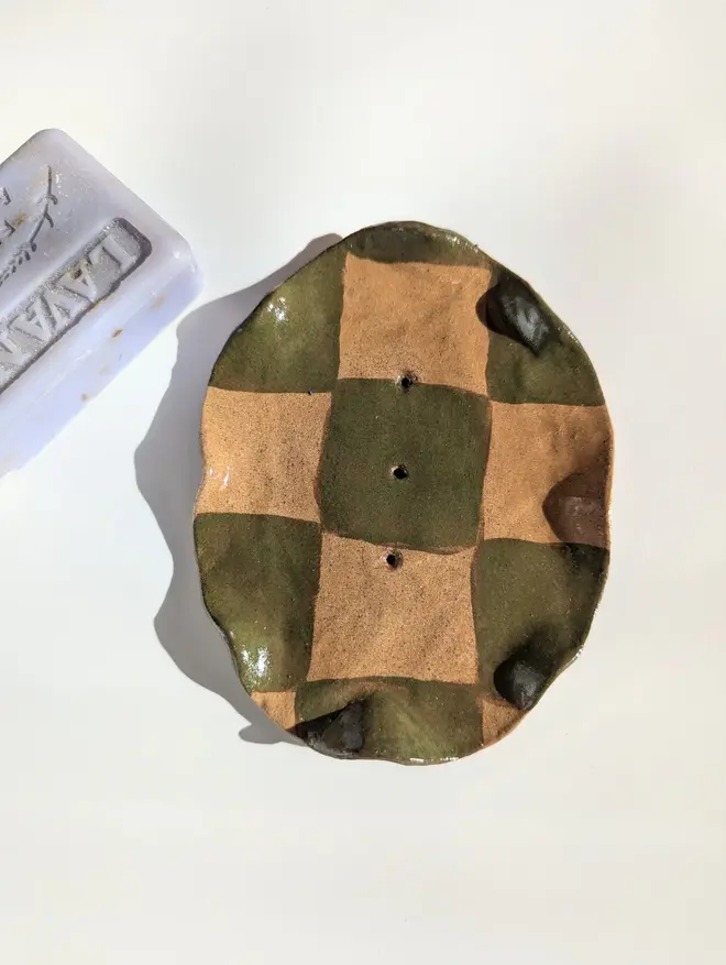 Check Wavy Soap Dish