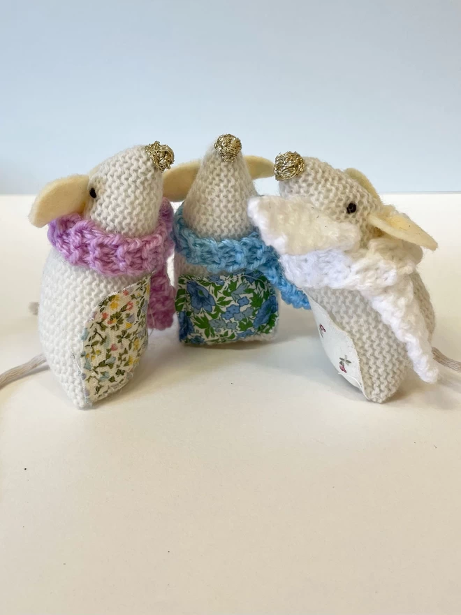 Knitted Christmas Mice