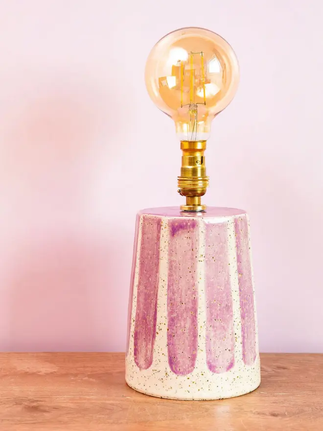 Faceted small table lamp in pink