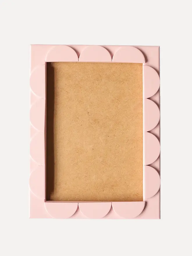 soft pink scalloped frame