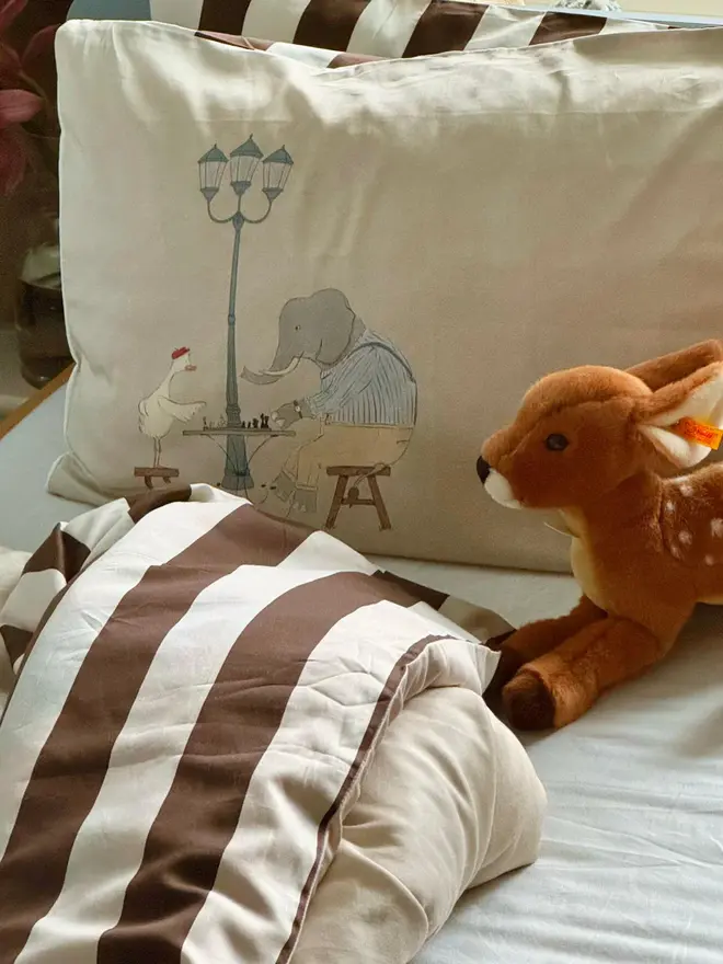 Follies In the Park - Reversible Bed Set