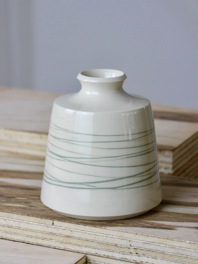 White Ceramic Reed Diffuser with green line detail