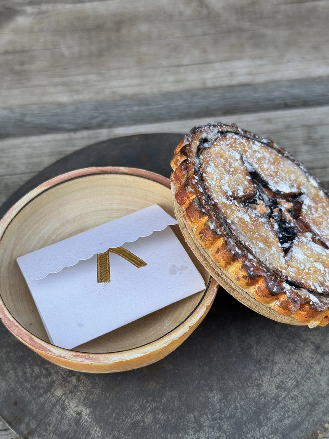 Wooden christmas mince pie place setting