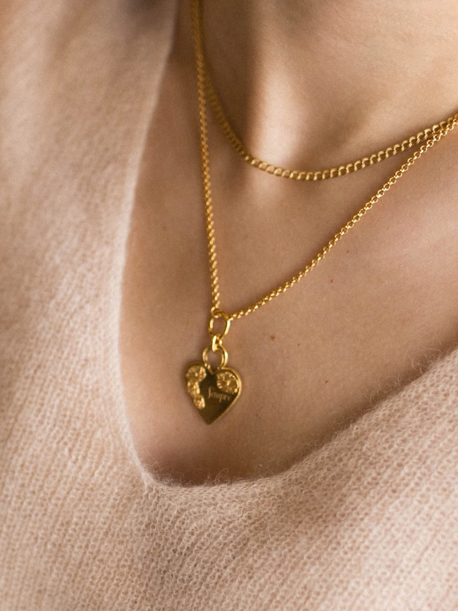 Flower Engraved Heart Pendant gold