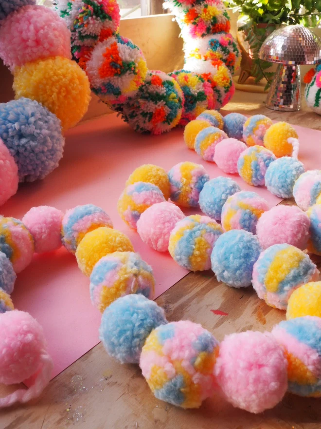 Super Chunky Pom Pom Garland kit