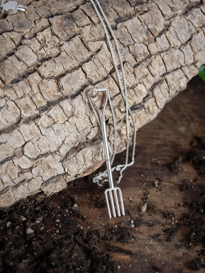 Silver Border Fork Necklace