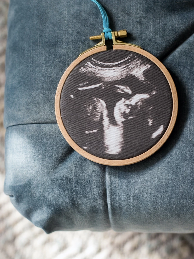 Unique gift for parents to be - Baby Scan
