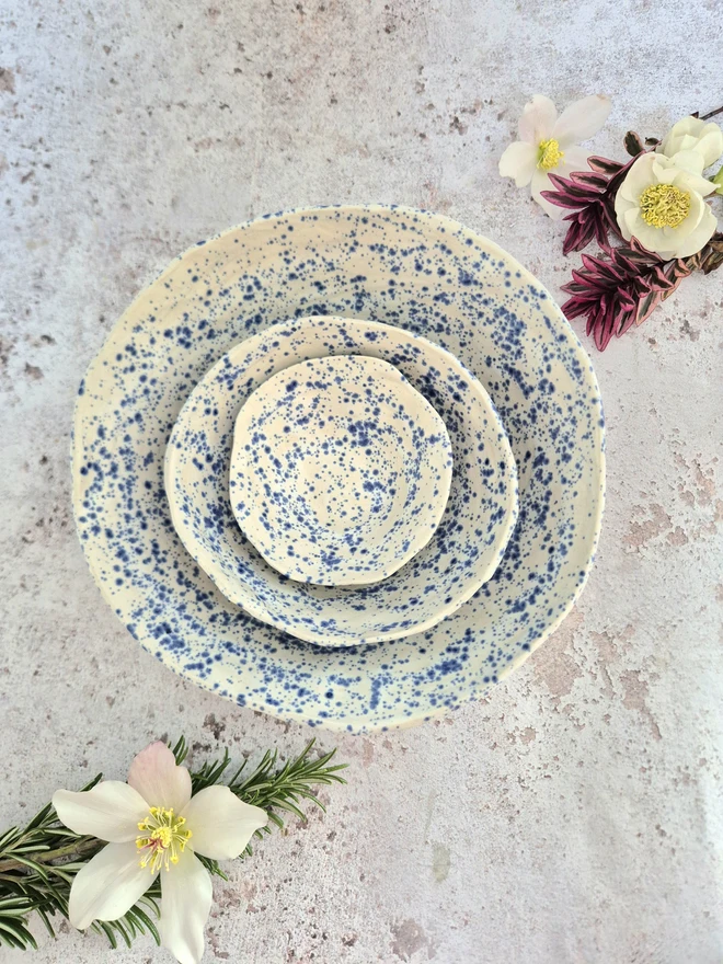 Nesting set of bowls, ceramic bowls, pottery bowls, Jenny Hopps Pottery, ceramic gift, home gift, blue and white speckle. spatterware