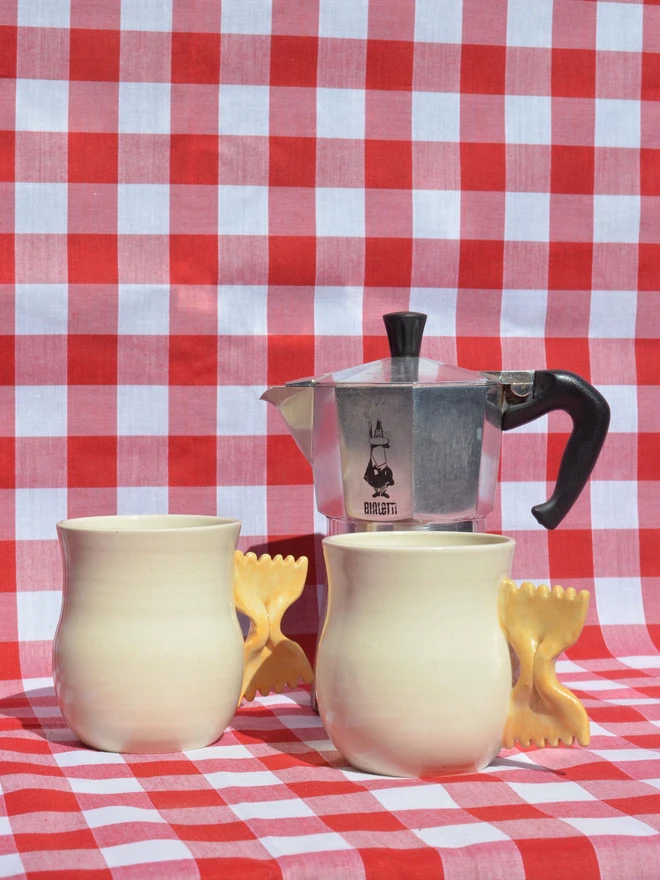 Farfalle pasta mug - hourglass